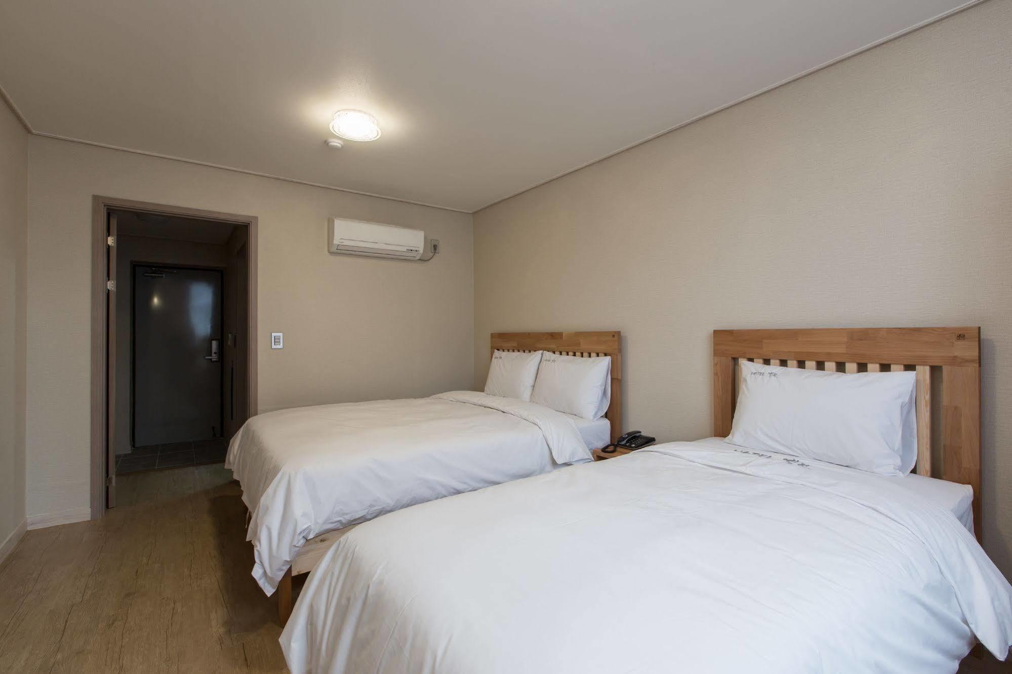 Elin Hotel Jeju Exterior photo