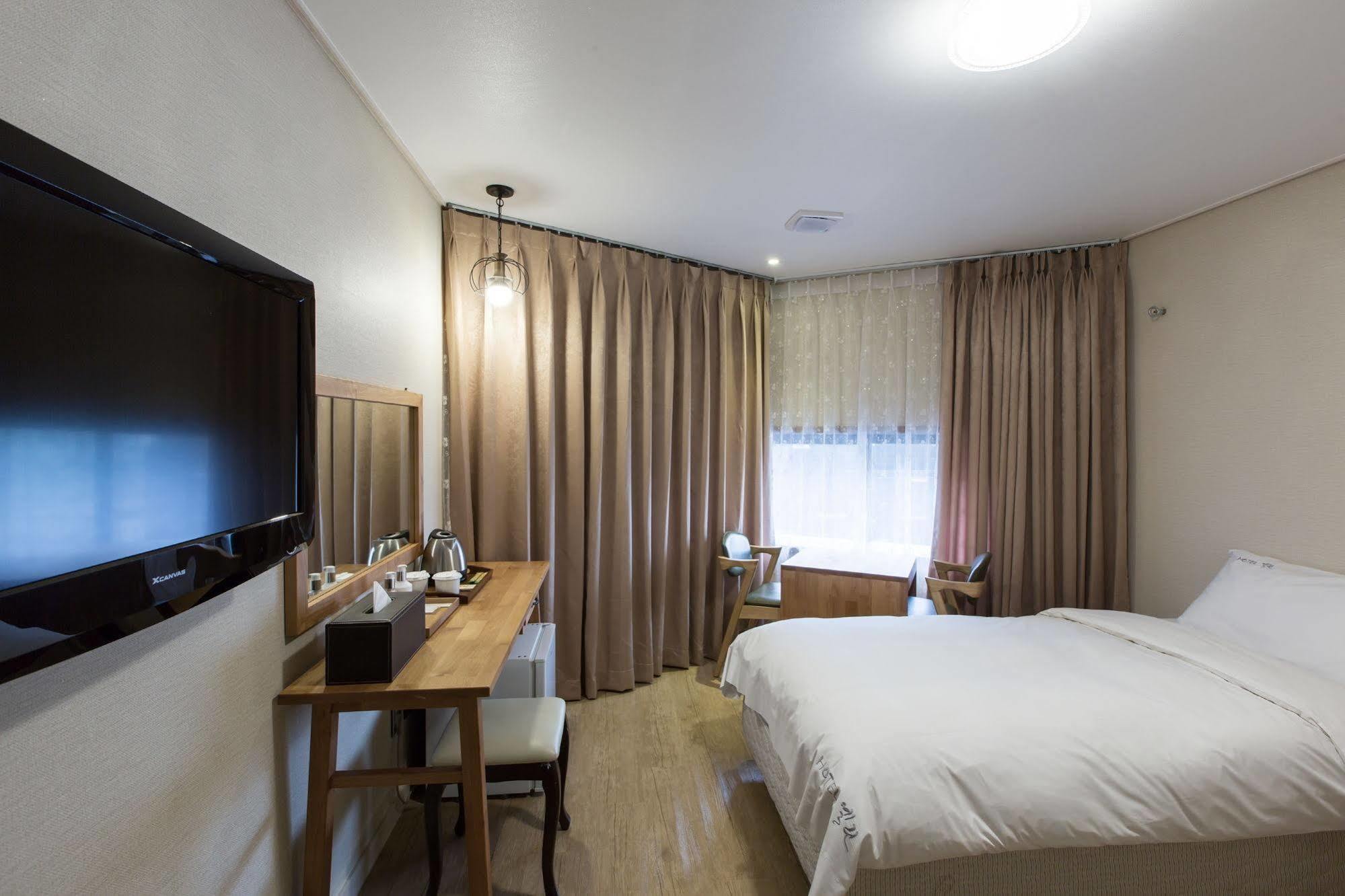 Elin Hotel Jeju Exterior photo